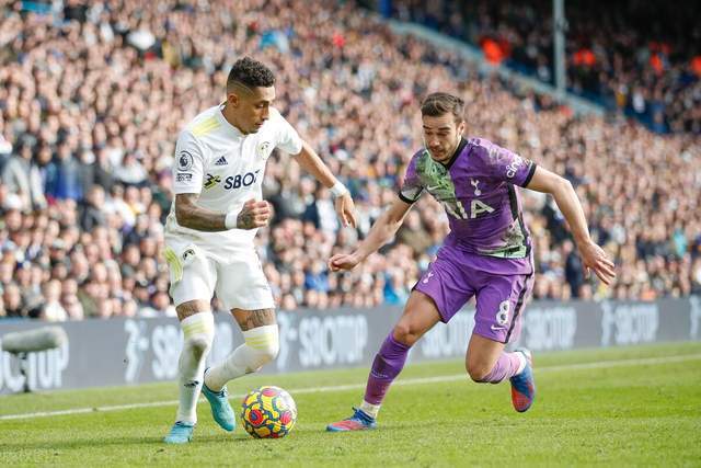 哈格里夫斯：琼斯的场上位置有点靠后