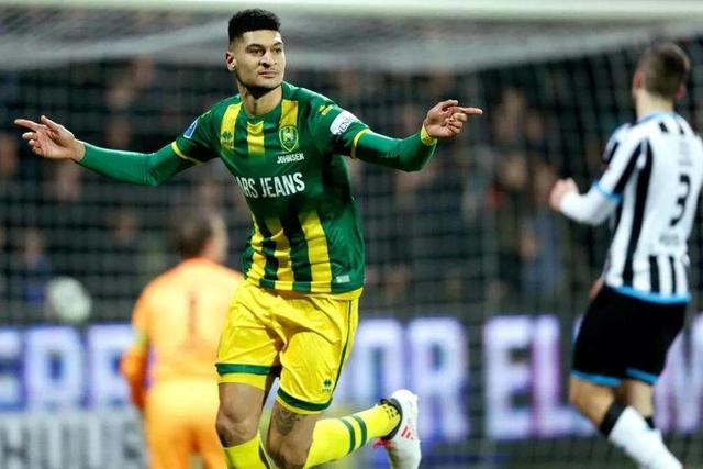 NBA球队只能有3份双向合同 崔永熙与多人竞争